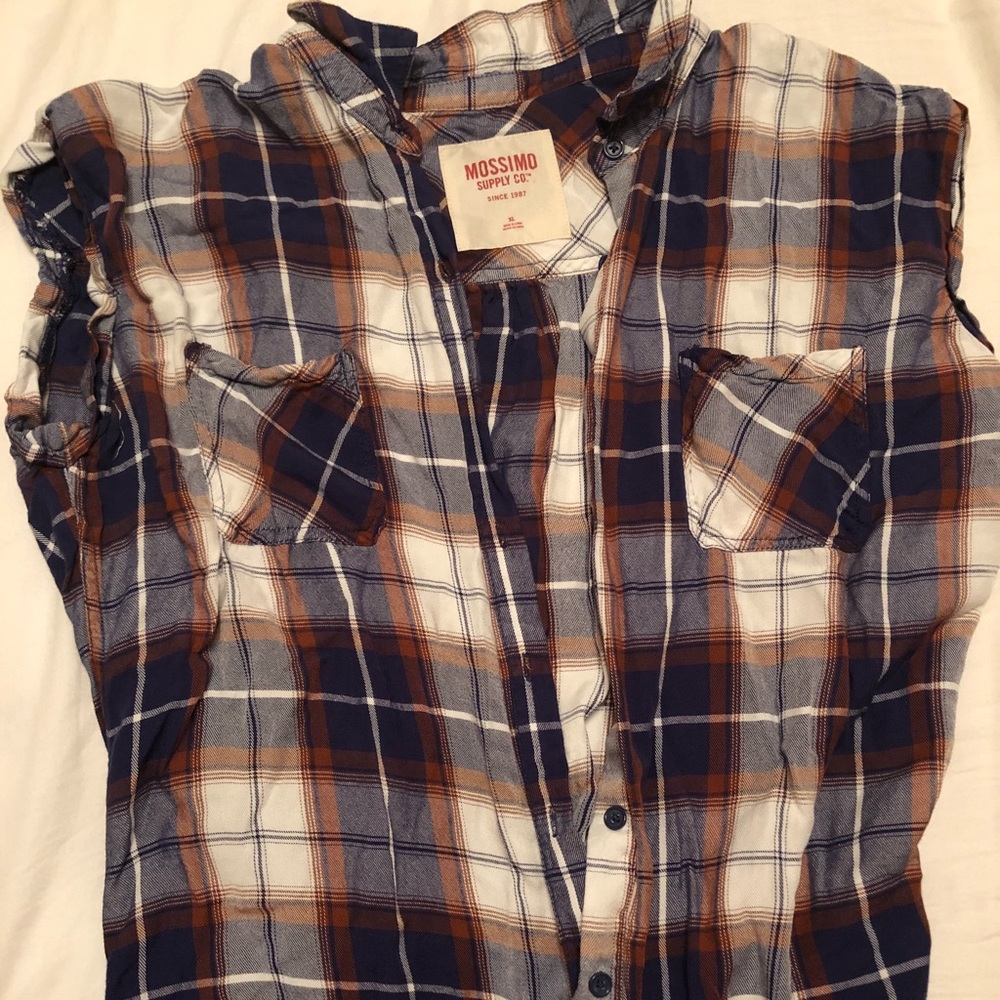 Short sleeve button down plaid shirt